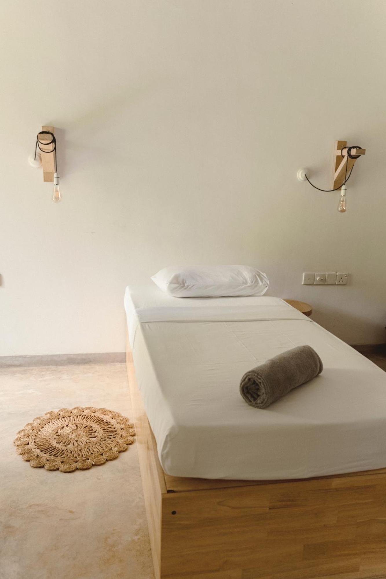 Taboo Hotel Dikwella Kültér fotó