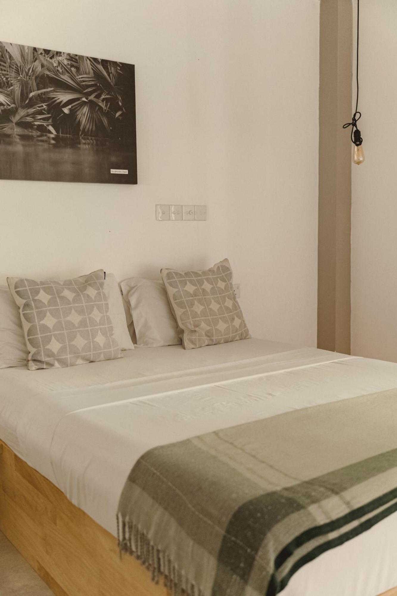 Taboo Hotel Dikwella Kültér fotó